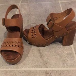 Leather sandal platforms